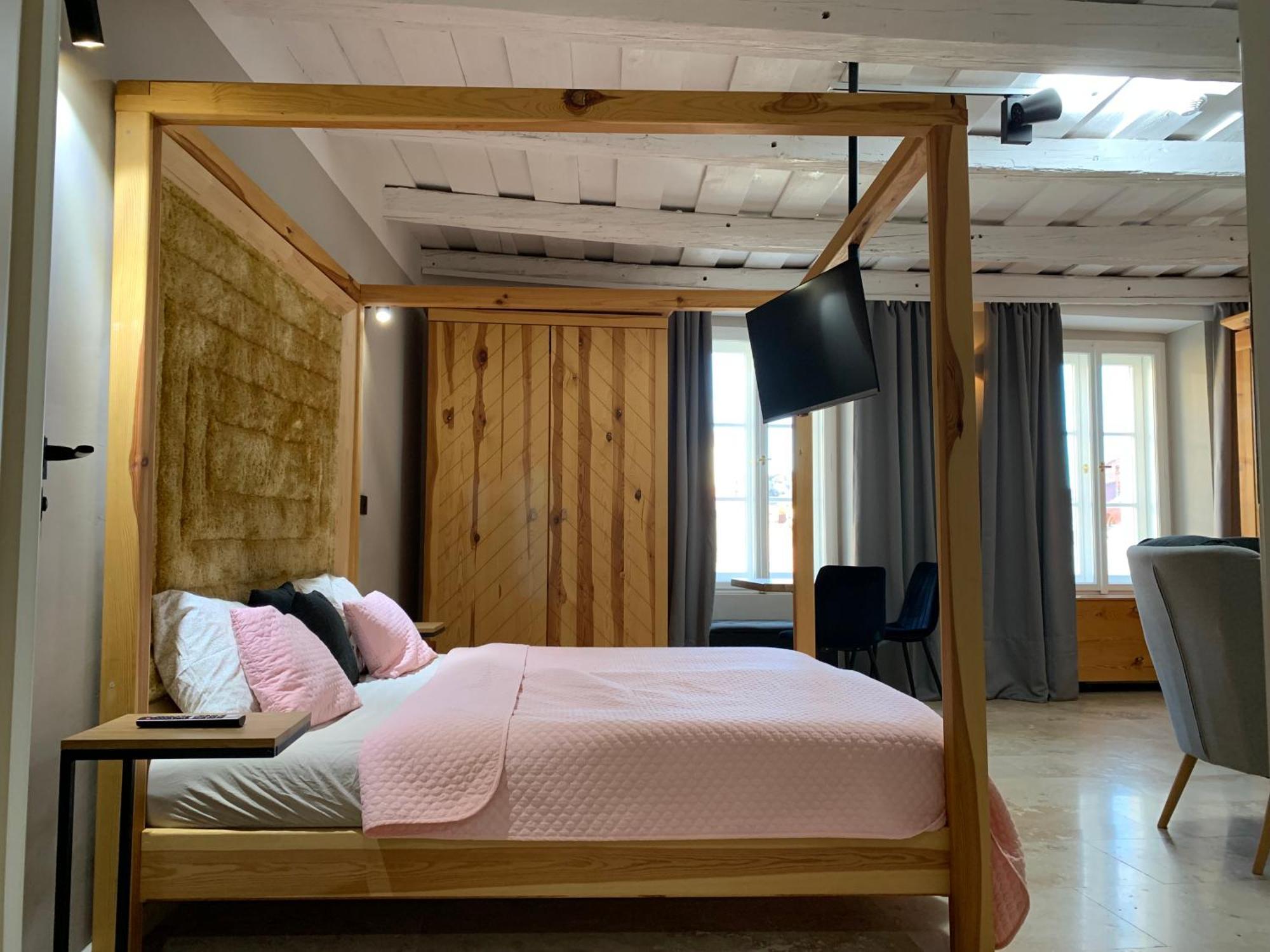 Hotel Desatero